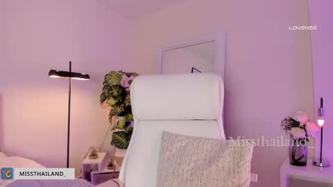 Snapshot of missthailand_ chatting on 01-16-25, 11:16 Fernanda Davila online show from 01-16-25, 11:16