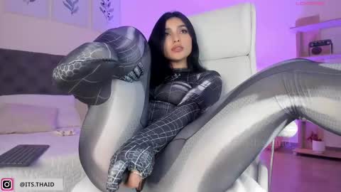 Snapshot of missthailand_ chatting on 03-04-25, 02:49 Fernanda Davila online show from 03-04-25, 02:49