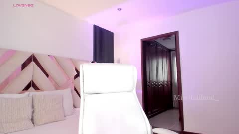 Snapshot of missthailand_ chatting on 10-17-25, 12:52 Fernanda Davila online show from 10-17-25, 12:52