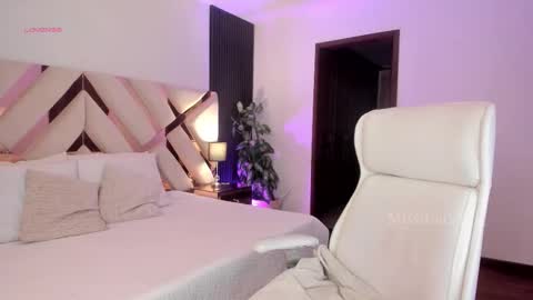 Snapshot of missthailand_ chatting on 10-30-25, 09:59 Fernanda Davila online show from 10-30-25, 09:59