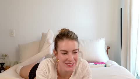 Snapshot of misstheacamille chatting on 01-03-25, 07:50 MissThea online show from 01-03-25, 07:50