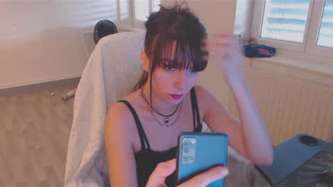 Snapshot of missthon chatting on 12-06-24, 11:33 missthon online show from 12-06-24, 11:33