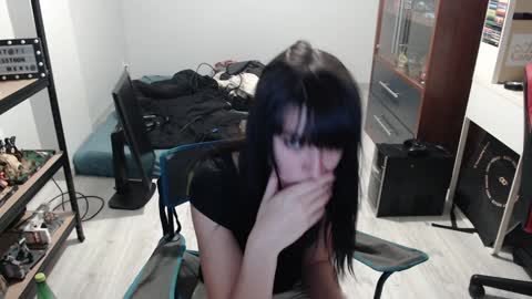 Snapshot of missthon chatting on 02-05-25, 10:01 missthon online show from 02-05-25, 10:01