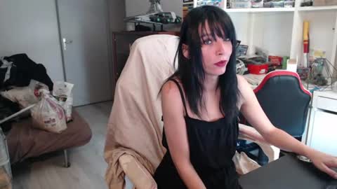 missthon online show from 06-25-26, 08:52