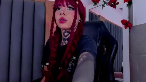 Snapshot of misstomie_ chatting on 03-03-25, 01:20 Tomiehelp me get to 100 thumbs up online show from 03-03-25, 01:20
