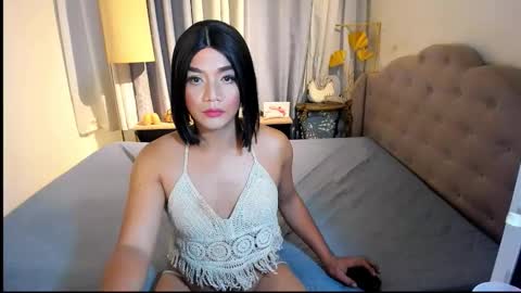 K Y R I E  online show from 10-22-25, 09:31