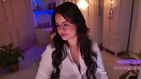 Snapshot of missvale_ chatting on 12-03-25, 03:14 Valentina online show from 12-03-25, 03:14
