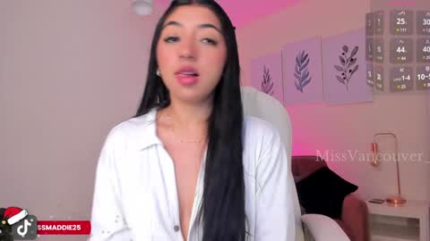 Snapshot of missvancouver_ chatting on 12-17-24, 12:23 Mafe Jimenez online show from 12-17-24, 12:23