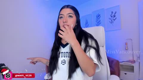 Snapshot of missvancouver_ chatting on 01-07-25, 11:24 Mafe Jimenez online show from 01-07-25, 11:24