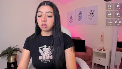 Snapshot of missvancouver_ chatting on 01-12-25, 11:26 Mafe Jimenez online show from 01-12-25, 11:26