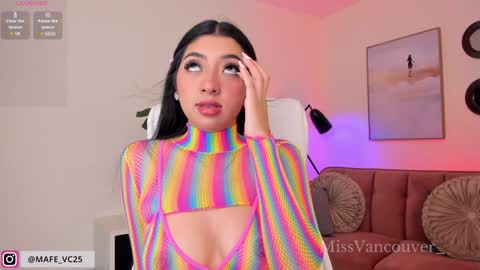 Snapshot of missvancouver_ chatting on 01-27-25, 11:43 Mafe Jimenez online show from 01-27-25, 11:43
