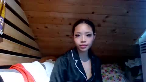 Snapshot of missversatile chatting on 06-10-26, 06:51 Miss Versatile online show from 06-10-26, 06:51