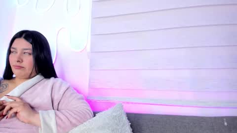 Pau OFmissweetpeach online show from 01-05-26, 08:34