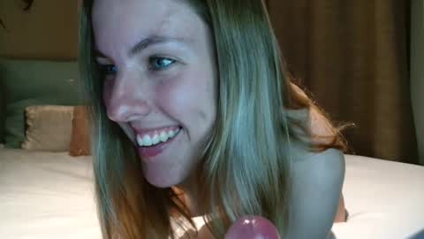 Snapshot of missxmonique chatting on 10-21-25, 11:05 Monique online show from 10-21-25, 11:05