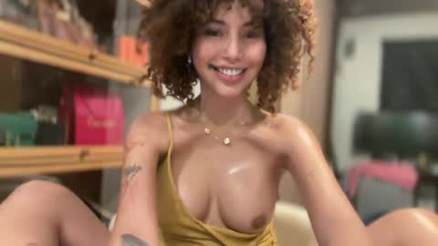 Snapshot of missxolga chatting on 06-16-26, 09:12 Divine Olga online show from 06-16-26, 09:12