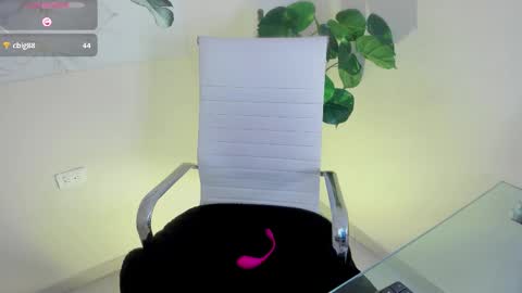 Snapshot of missy_davis chatting on 03-08-26, 02:04 Miss online show from 03-08-26, 02:04