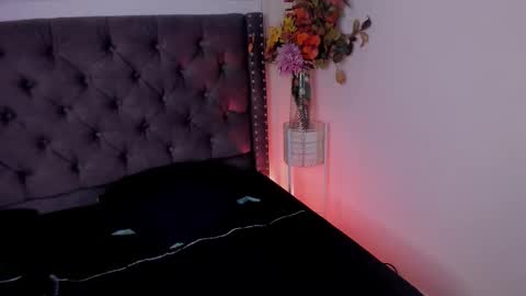 Snapshot of missy_davis chatting on 03-18-26, 10:35 Miss online show from 03-18-26, 10:35