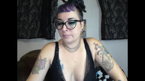Missy Dee online show from 09-11-25, 06:35
