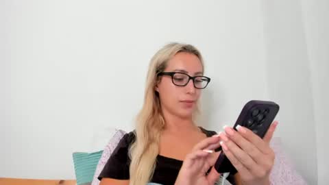 Snapshot of missy_matrix chatting on 06-15-26, 09:44 Missy matrix online show from 06-15-26, 09:44