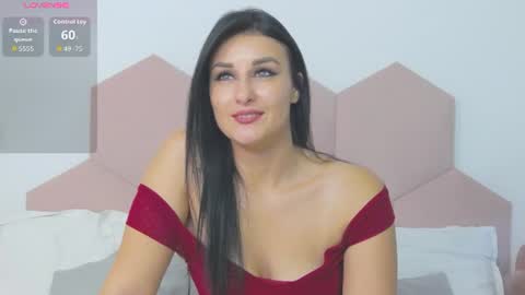 Snapshot of missyross_ chatting on 07-13-26, 08:22 Elly online show from 07-13-26, 08:22