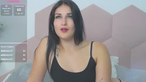 Snapshot of missyross_ chatting on 07-24-26, 06:06 Elly online show from 07-24-26, 06:06