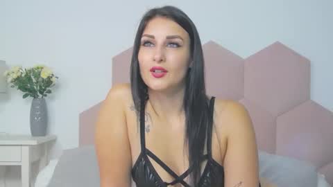 Snapshot of missyross_ chatting on 07-29-26, 07:56 Elly online show from 07-29-26, 07:56