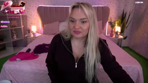 Snapshot of missyymarty chatting on 04-03-26, 02:37 missyymarty online show from 04-03-26, 02:37