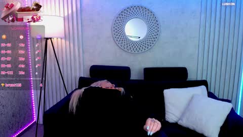 Snapshot of missyymarty chatting on 04-11-26, 07:45 missyymarty online show from 04-11-26, 07:45