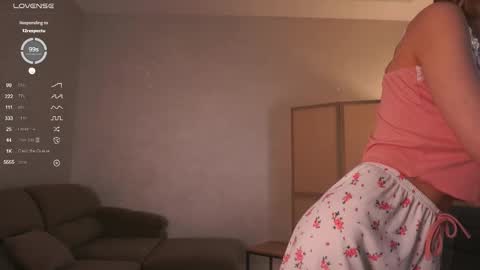 Mia online show from 10-07-25, 04:04