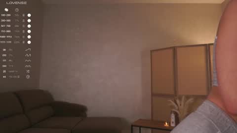 Mia online show from 10-23-25, 05:55