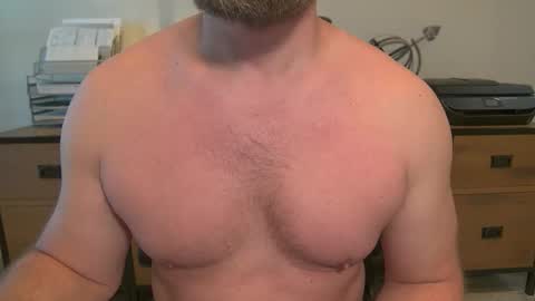 Snapshot of mister_dilf chatting on 04-06-26, 03:57 MISTER DILF online show from 04-06-26, 03:57