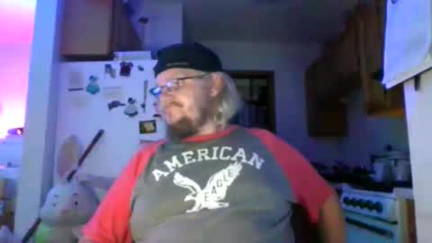Snapshot of mister_dj777 chatting on 10-06-25, 04:10 MisterDJ online show from 10-06-25, 04:10