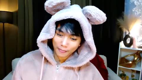 Snapshot of mister_officer chatting on 12-08-24, 12:08 SAINT SACHI will make your day online show from 12-08-24, 12:08