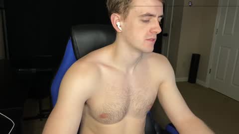 Snapshot of misterblanco chatting on 12-09-24, 06:45 BLAUNCOE online show from 12-09-24, 06:45