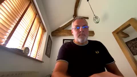 Snapshot of misterblivs chatting on 10-02-25, 12:45 Misterblivs online show from 10-02-25, 12:45