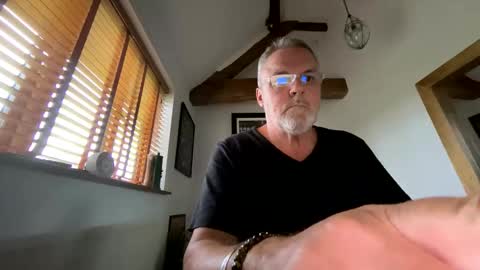 Snapshot of misterblivs chatting on 04-02-26, 05:43 Misterblivs online show from 04-02-26, 05:43