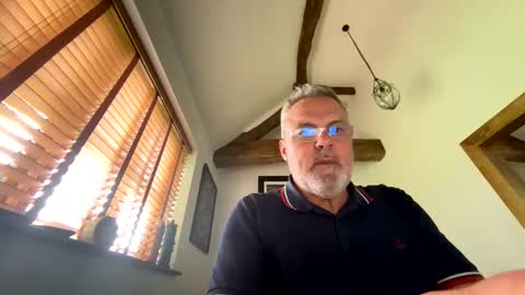 Snapshot of misterblivs chatting on 05-05-26, 04:59 Misterblivs online show from 05-05-26, 04:59