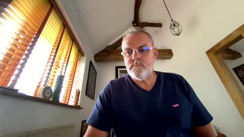 Snapshot of misterblivs chatting on 06-06-26, 11:48 Misterblivs online show from 06-06-26, 11:48