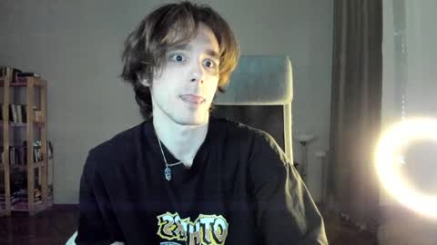 Snapshot of misterhult chatting on 12-04-24, 08:23 My name is Anton Bogatyrev online show from 12-04-24, 08:23
