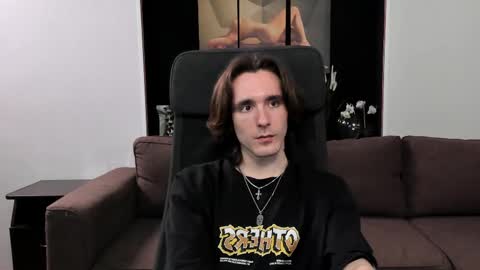 Snapshot of misterhult chatting on 03-09-25, 03:49 My name is Anton Bogatyrev online show from 03-09-25, 03:49