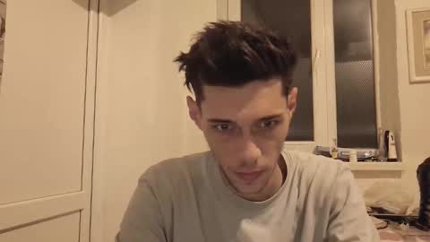 Snapshot of misteriosoxragazzo chatting on 11-18-25, 03:49 MisteriosoXragazzoX online show from 11-18-25, 03:49