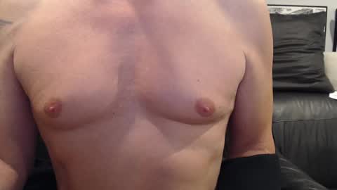 Snapshot of mistermasterss2 chatting on 10-24-25, 11:28 MisterMasterss2 online show from 10-24-25, 11:28