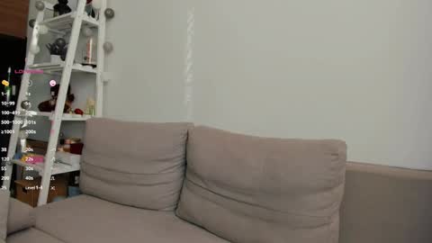 Hi everyone Im Tina online show from 09-26-25, 05:55