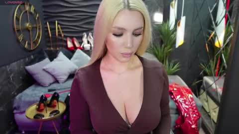 Darsy online show from 02-10-25, 01:44