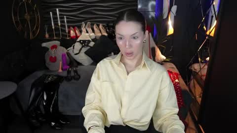 Darsy online show from 05-19-26, 01:39