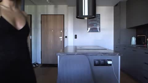 Snapshot of mistress_kasandrra chatting on 10-21-25, 09:10 Mistress Cassie - Cash online show from 10-21-25, 09:10