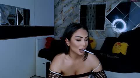 Snapshot of mistress_meryem chatting on 10-14-25, 12:11 mistress_meryem online show from 10-14-25, 12:11
