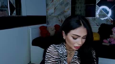 Snapshot of mistress_meryem chatting on 11-25-25, 12:32 mistress_meryem online show from 11-25-25, 12:32