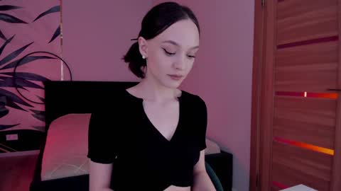 Mistress Mia online show from 02-02-25, 06:48