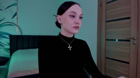 Snapshot of mistress_mialibra chatting on 10-05-25, 10:40 Mistress Mia online show from 10-05-25, 10:40